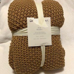 Queen Size Knit Blanket 90" x 92"